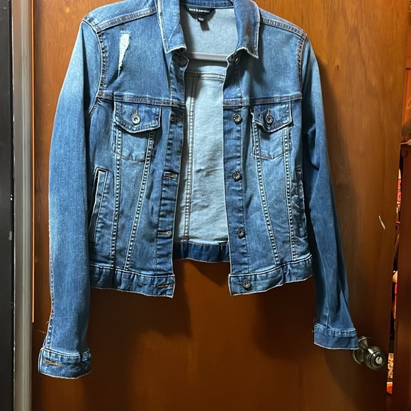 Rock & Republic Blue Denim Distressed Jacket NWOT - Picture 4 of 13